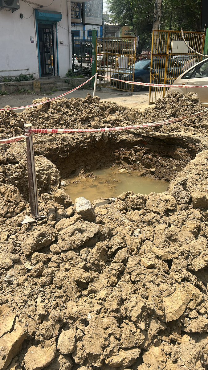 HarjitAero's tweet photo. @mlashyam_sharma 

Sir. Help to fill big pit hole

Avoid any Mishappening. https://t.co/srqoccbPKS