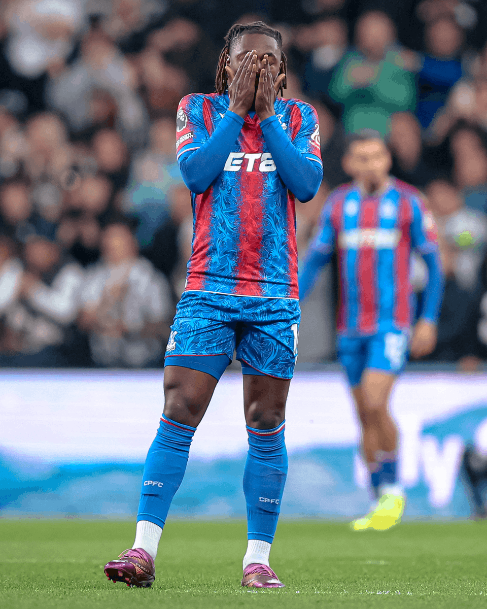 OfficialFPL's tweet photo. Bad news for Ebere Eze owners...

The @CPFC midfielder has been substituted at half-time, to follow up a minus-point return last time out against Newcastle 🫣

#FPL #CRYBOU https://t.co/zhFcE3pJO6