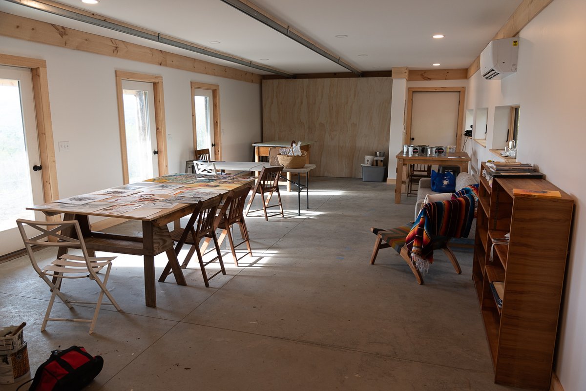 FieldProjects's tweet photo. APPLICATIONS DUE MAY 21!!

Solo Exhibition at Field Projects 
&amp; Residency at In Situ Polyculture Commons @in_situ_polyculture
(+ $1000 stipend)
⁠
https://t.co/lHxRriSfcX⁠
⁠ https://t.co/f9gAUaR4Uw