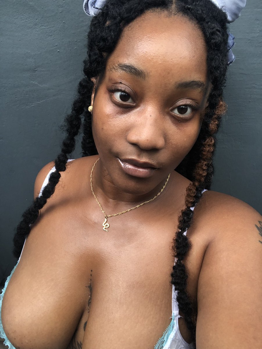 theAsexualSlurt💘 tweet media