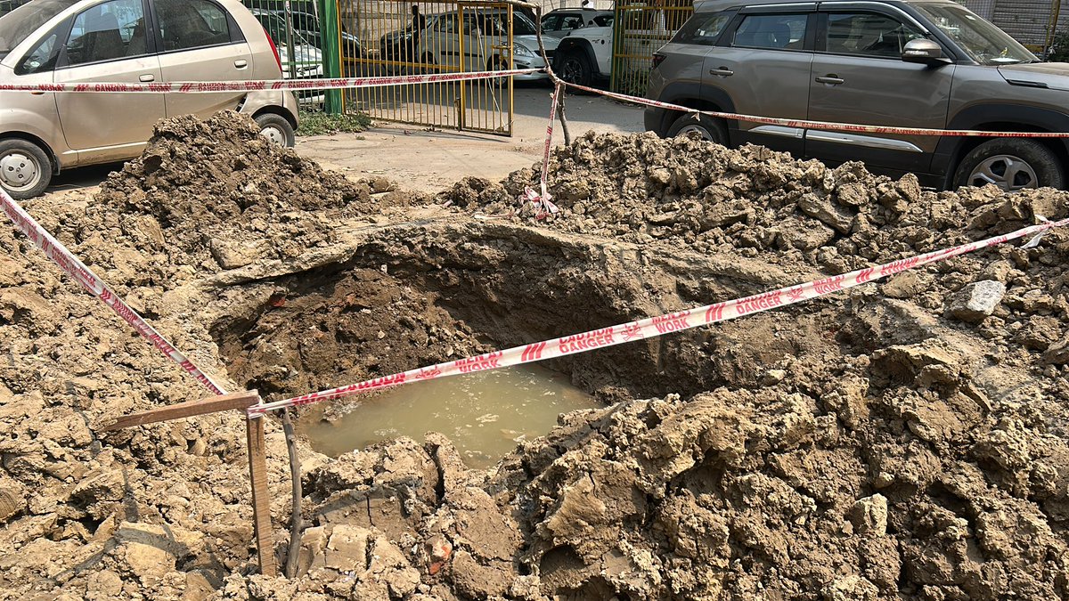 HarjitAero's tweet photo. #MLAShyamSharma

At. 1/35 Subhash Nagar. New Delhi 110027.  Pl fill to avoid any Mishappening. https://t.co/XzMUxxq8ax