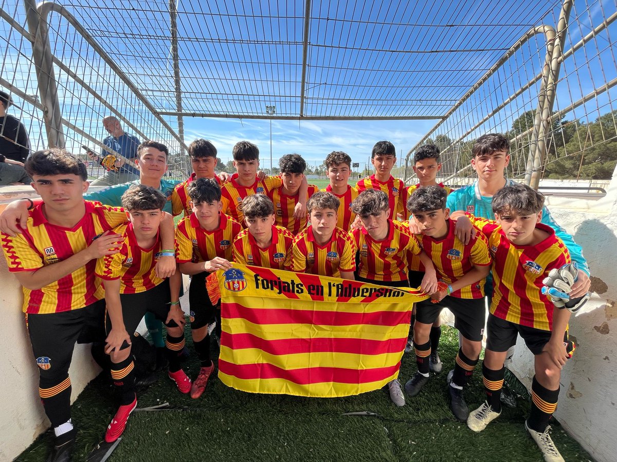 Unió Esportiva Sant Andreu (@uesantandreu) on Twitter photo ⚽️ Com ja és habitual, molta representació del futbol base del Sant Andreu a la <a href="/MareNostrumCup/">Mare Nostrum Cup</a>! 💛❤️ ⚽️ Com ja és habitual, molta representació del futbol base del Sant Andreu a la <a href="/MareNostrumCup/">Mare Nostrum Cup</a>! 💛❤️
