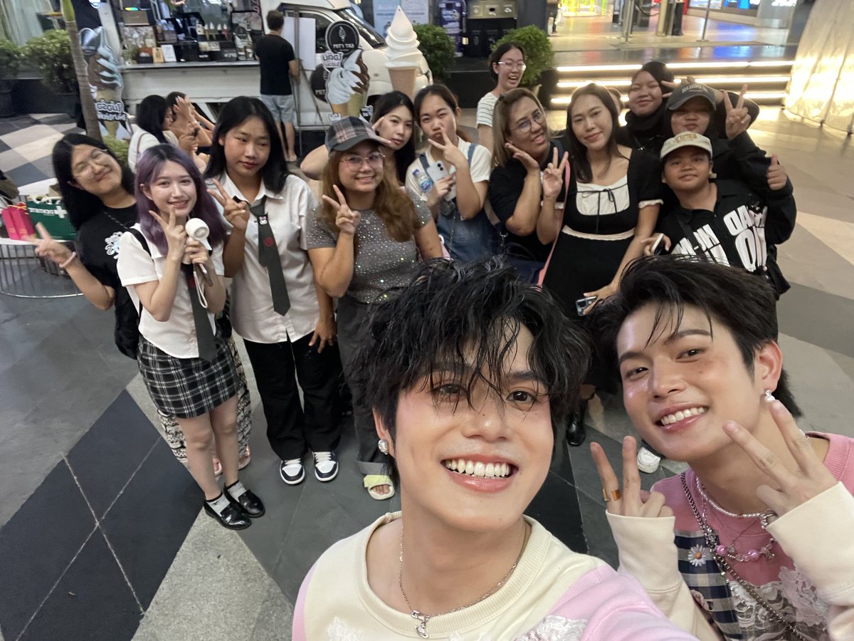 turbotbb's tweet photo. ขอบคุณทุกคนมากๆน้า ไว้มาเจอกันอีกนะค้าบ กลับบ้านกันดีๆน้าา อย่าลืมอุดหนุน Sandell กันด้วยนะคับ 💋 🌊🌴💖  #sandellgrandopening #tubotb #4wheelsss #Turbo4Wds https://t.co/LE1gWVOoEz
