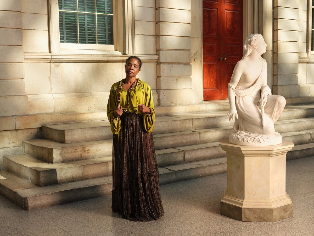 SVA_News's tweet image. Pioneering conceptual and multimedia artist Lorna Simpson (BFA 1982 Photography) is profiled in Vogue on the occasion of her latest solo exhibition, “Source Notes,” opening at the Met in May.
link.sva.edu/4bLkO7Y
#sva #schoolofvisualarts #svanyc #svawesome #svaalumni #arts