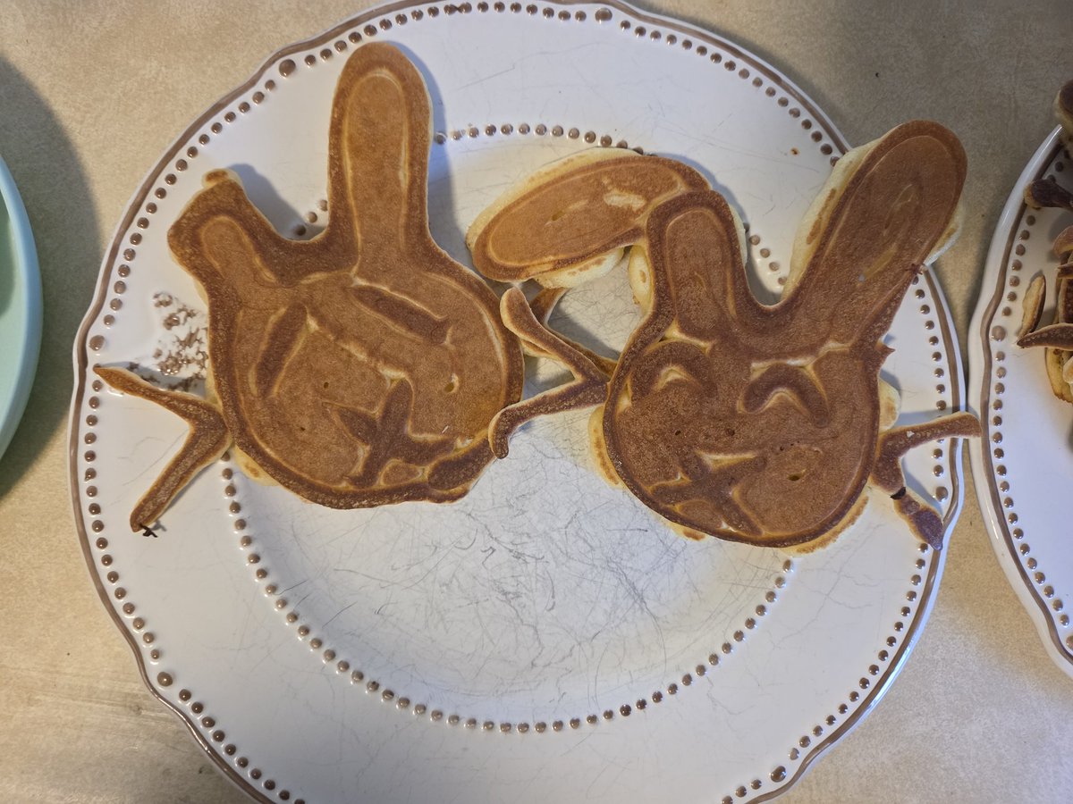 dscythepilot's tweet photo. Happy Easter, look at my bunny pancakes. https://t.co/eOn7LKKZPe