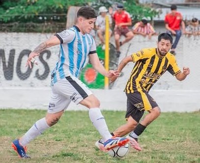 PUCAT15's tweet photo. PrimeraLTF ⚽/#FechaN2 (Visitante)

Unidos somos más fuertes💪

@catalleresdetafiviejo vs @atleticotucuman

📸@ph_mailenheredia

#ArribaLosCorazones 🩵 https://t.co/H9qW15Xtio