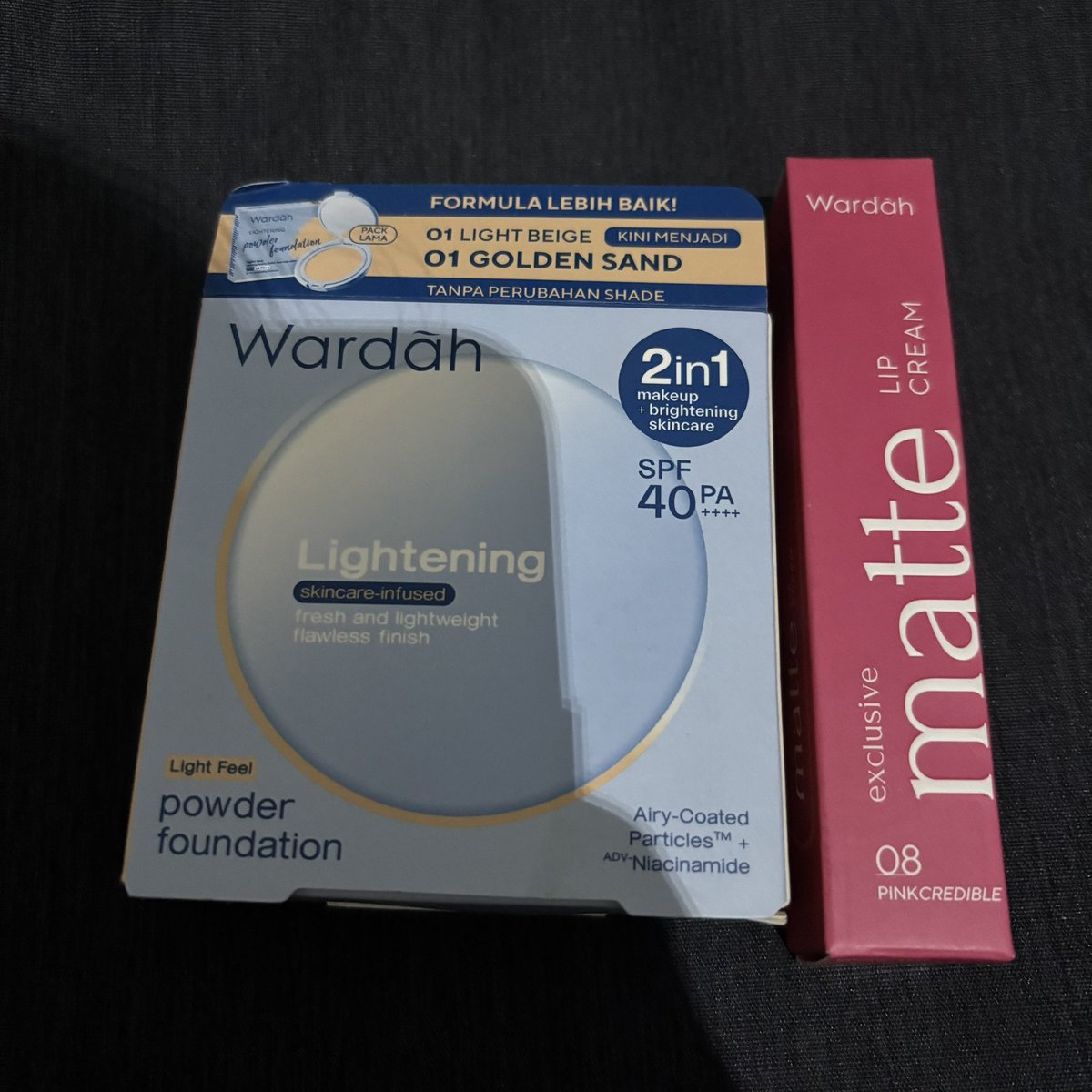 baekhyunibambi's tweet image. Ada yang mau beli? 
Powder foundation aku jual 35k, lip cream nya aku jual 20k, take all 50k 

Bisa shopee (tp belum termasuk adm fee) ya 

#wardah #powderfoundation #lipcream