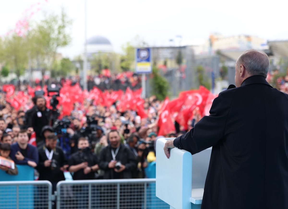 RTErdogan's tweet photo. Bugün resmî açılışını yaptığımız, uzun ve titiz bir çalışma neticesinde inşa edilen 400 yataklı Bağcılar Kadın Doğum ve Çocuk Hastalıkları Hastanemizin ilçemiz, şehrimiz, ülkemiz ve sağlık camiamız için hayırlara vesile olmasını diliyorum. https://t.co/Ojgj4x78NF
