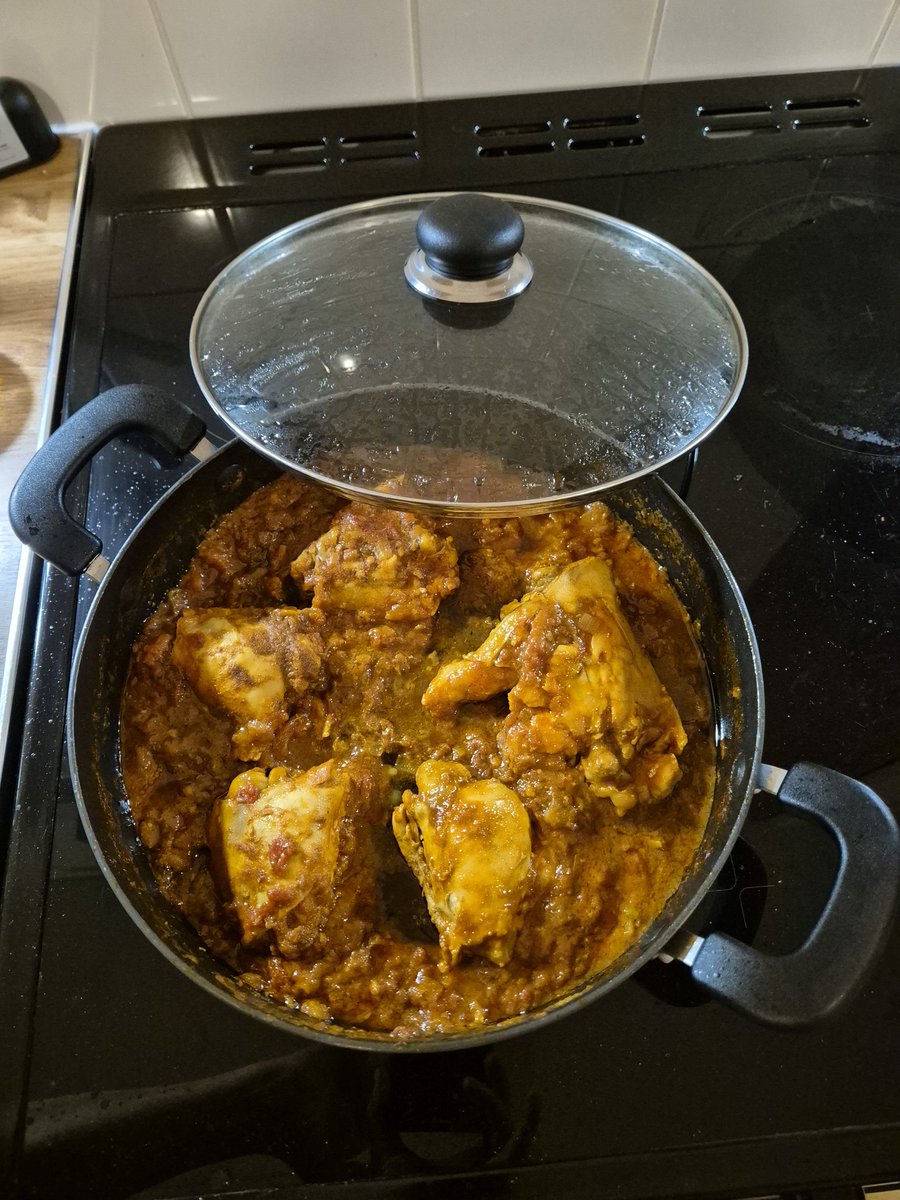 JoshuaRowe93's tweet photo. I've been really enjoying getting into cooking lately. Made a bloody lovely chicken curry last night if I say so myself! Delicious 😋

(Thought I'd restart posting on twitter with a stereotypical food post 😂)

#food #cooking #chickencurry https://t.co/jJyFte9rQb