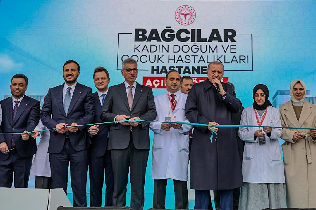 Cumhurbaşkanımız Sayın <a href="/RTErdogan/">Recep Tayyip Erdoğan</a>’ın liderliğinde İstanbulumuza yeni eserler kazandırmaya devam ediyoruz. 

Bağcılar Kadın Doğum ve Çocuk Hastalıkları Hastanesi hayırlı, uğurlu olsun.