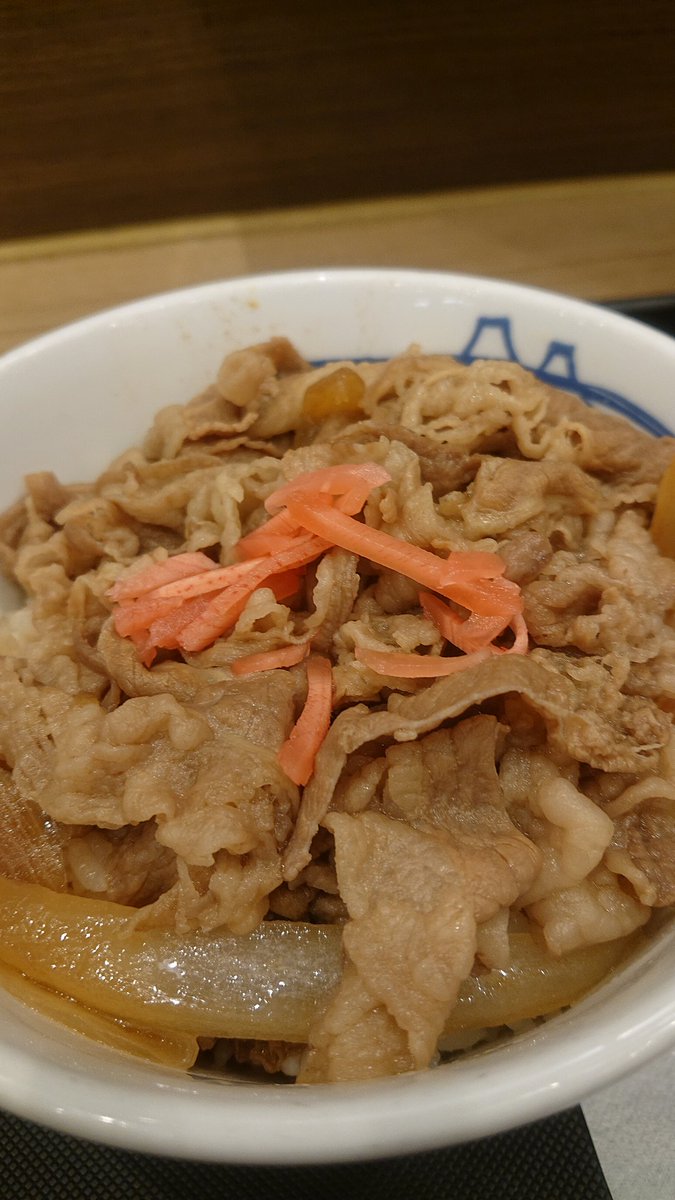 さて 飯にするかな🎵(ゝω・´★)🍰🍨
酒、煙草代は一切かからないし、飯は最近 食べる量 へってきたな🎵(ゝω・´★)ﾎｰﾜｯﾁｬｧ⭐
１人で食べる飯が やはり おちつく🎵(ゝω・´★)
１ヶ月に２回くらいは 誰かいて 喋りながらも良いな(笑)✨
