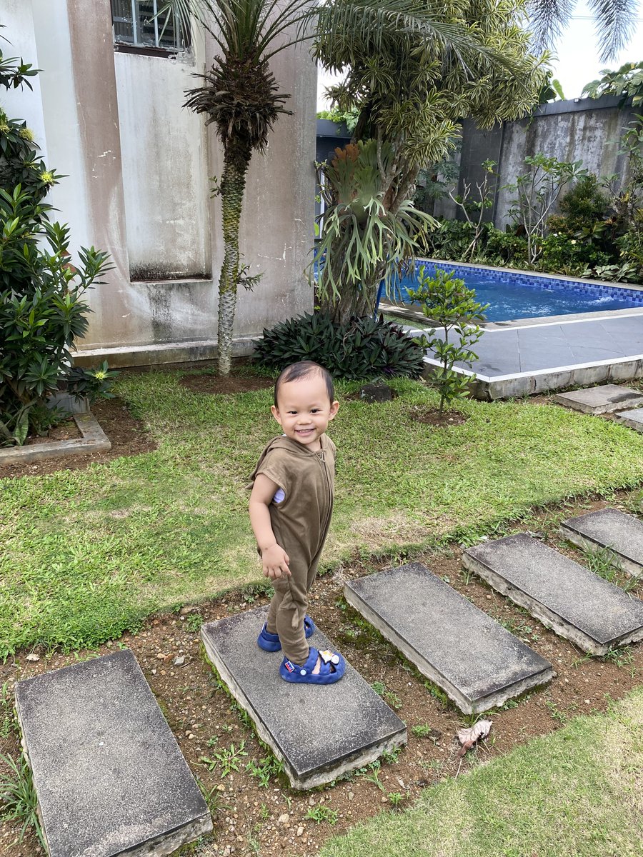 restyde_'s tweet photo. Gala pilek, dibawa berenang eh jadi sembuh 😅 https://t.co/aQk9CGkDvg