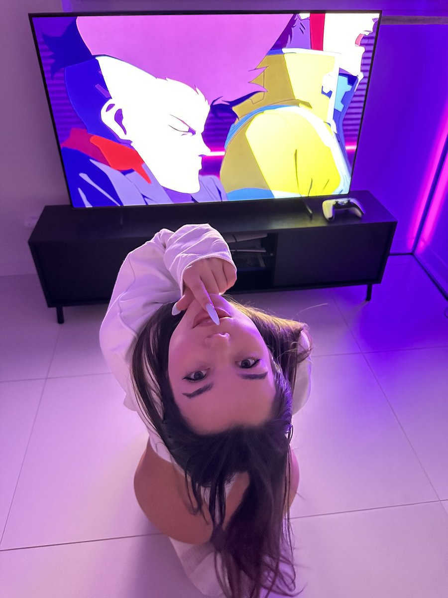 BlushBb_'s tweet photo. Just a cozy night watching anime…  
but I got a little distracted  
Do you like this view from behind? 🍑✨

#CozyVibes #AnimeLover #ChillNight #SweetMoments #ExclusiveVibes #CuteAndCozy #PrivateContent #RelaxingVibes #CuteAndChill #AnimeNights #HiddenGems https://t.co/tfUHTA6dj5