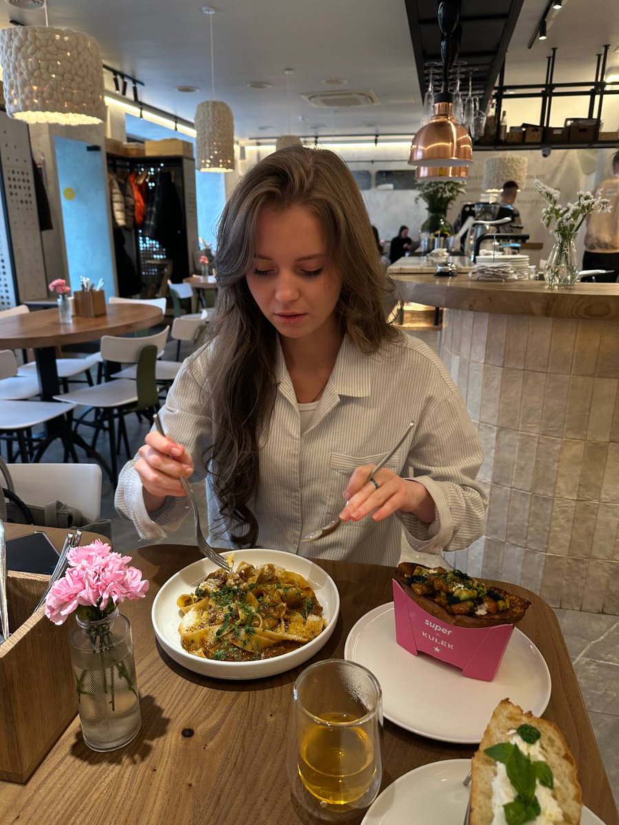 Это мы продуктивно погуляли в тот раз, ещё и рилсы записали🐱