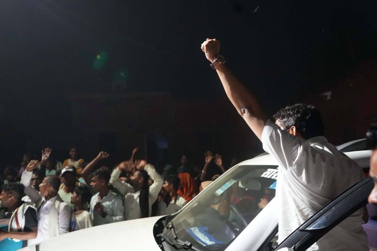 ramjigautambsp's tweet photo. सीतामढ़ी में अवधेश पासवान की हत्या जय भीम बोलने पर सामंतियों ने कर दी।परिवार डरा सहमा सा था हत्यारों को अभी तक गिरफ्तार भी नहीं किया गया।संबंधित अधिकारियों से बात कर दो और अपराधियों को fir में शामिल करने की माँग की है।परिवार को हर सम्भव मदद की जाएगी।⁦⁦@CMBiharNK⁩ https://t.co/uqIi7RGXOo