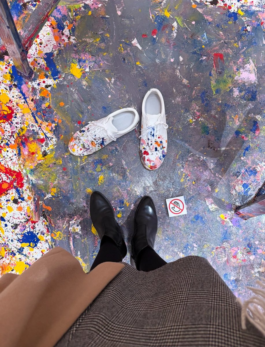 mamiponxnm's tweet photo. ハートがいっぱいでした🤍
2月のシロノヘヤ
岩ちゃんのアート空間🎨👨🎨
最高でした😆
アクスタ持っていたのに隠れちゃった🤣
#NERDMIND #岩田剛典
#JSB3CLASS #GoodNight 🌟 https://t.co/FYmJ1QmBId