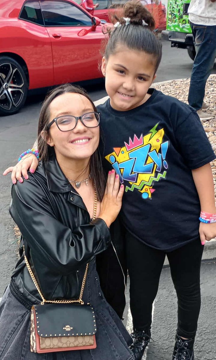 Bayo831's tweet photo. #MYBEAUTIFUL , with her favorite #BFF @ItsIzzyMania . And FYI.. Wherever your 1st #WrestleMania match is at ..... She'll be there !!!
P.S. Miss Elizabeth took my bracelet , js . ๐๐๐ @angela_mosqueda @AshleyRobins1 @WWE @itsBayleyWWE @WWEID @WWEonAE @WWENXT @ShawnMichaels https://t.co/xErnxPnX7c