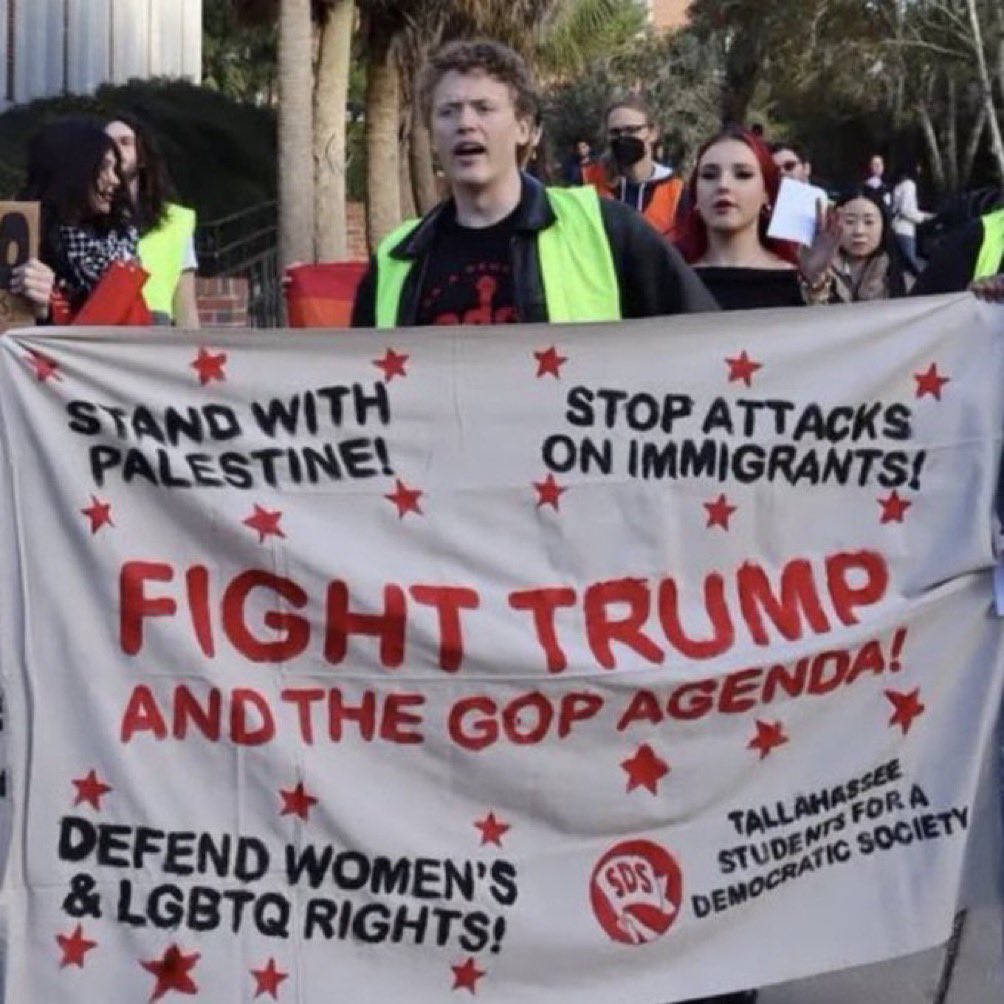 sethblanton's tweet photo. @ArtCandee 🤣🤣 yall are desperate to make maga look bad. https://t.co/VudZvue9YF