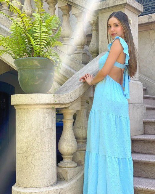 BowTiedPassport tweet media