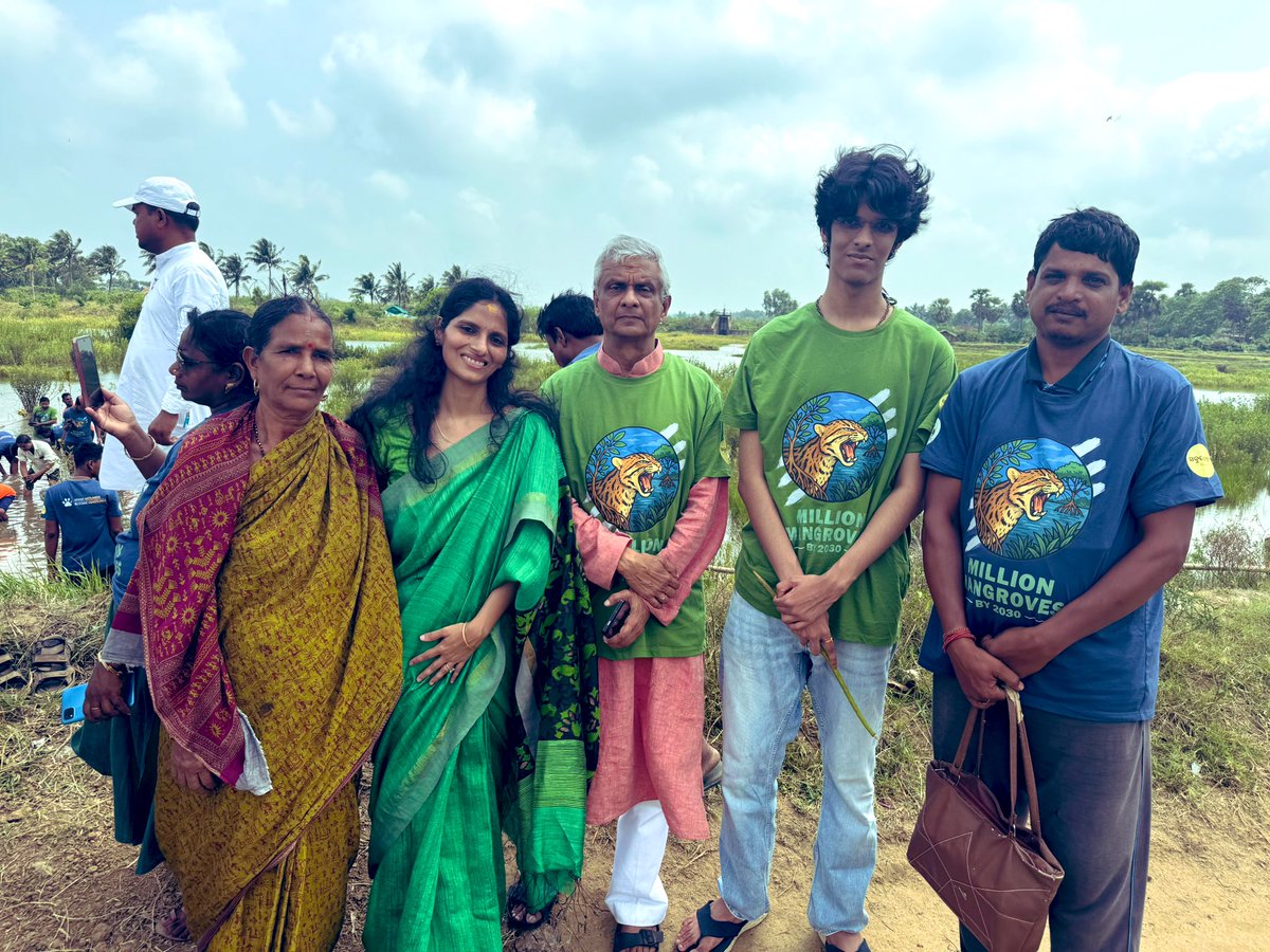 With real life climate heroes Soumya Ranjan Biswal, Bichi Bhai &amp; Charu Ma. One can only imagine the daily sacrifices &amp; challenges faced while dedicating your life to a cause. 
May your tribe grow <a href="/SoumyaMarineWL/">Soumya Ranjan Biswal 🇺🇳🇮🇳</a> 
We are with you ✨
With <a href="/SatpathyLive/">Tathagata Satpathy🌶️</a> &amp; Aaryl Che