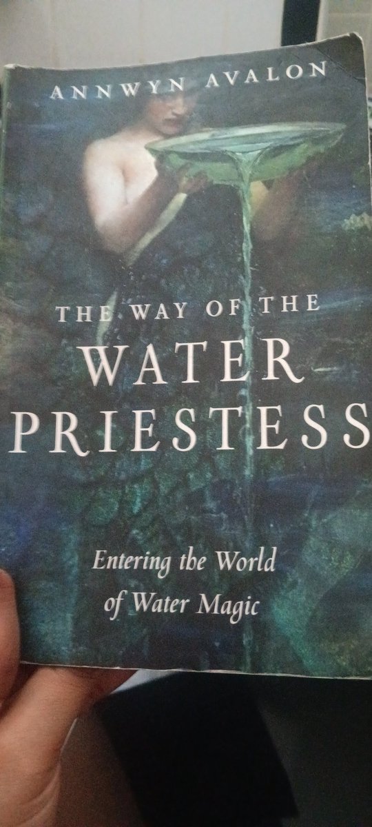 SageArsinoe's tweet photo. Words taken from
"The way of The Water Priestess"
By Annwyn Avalon
💧 💧💧💧💧💧💧💧💧💧💧💧💧💧 https://t.co/9Gw7Zudput