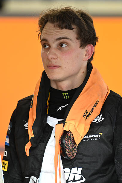 oscarsslando's tweet image. BOBA EYES