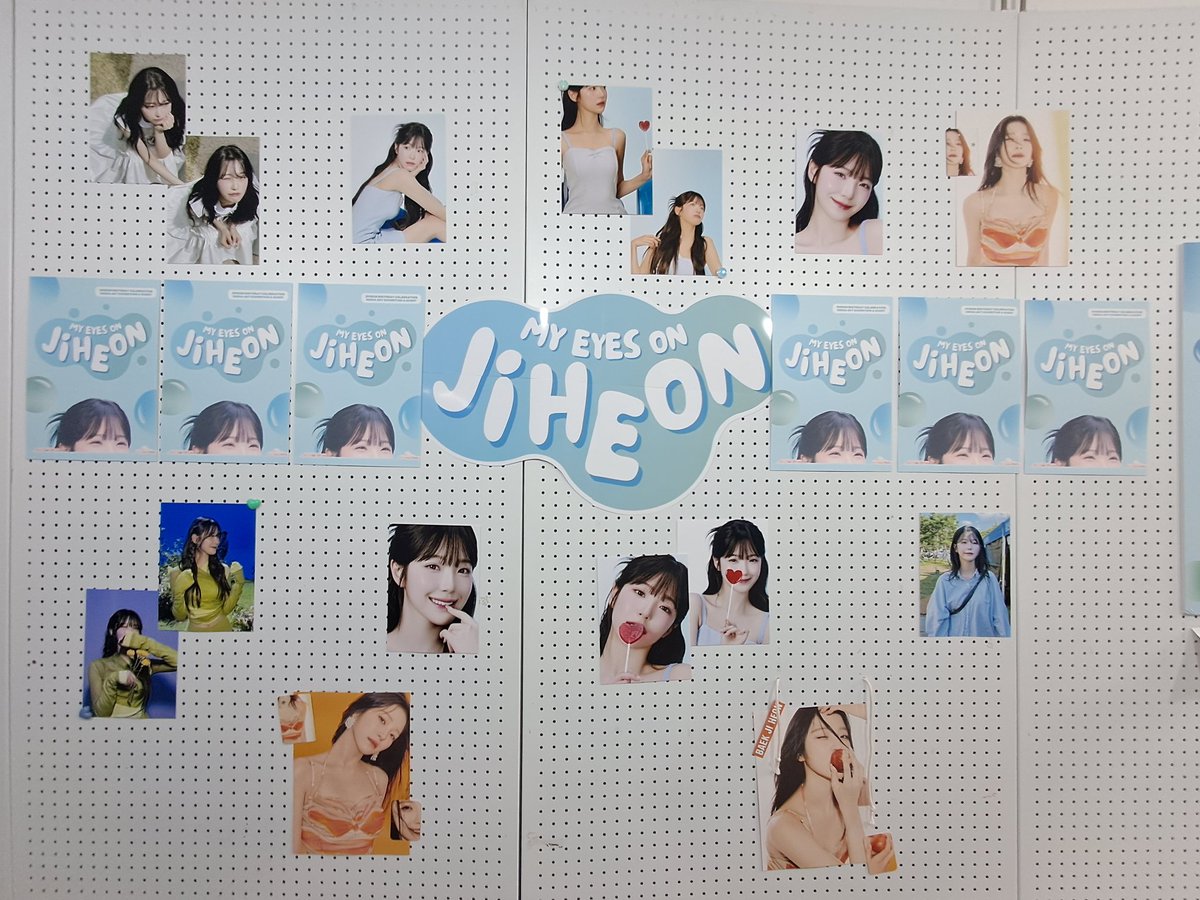 yong_u98645's tweet photo. #MY_EYES_ON_JIHEON
새로운 분위기에 생일카페여서 재밌게
다녀왔네요 ㅎㅎ https://t.co/NWxrtejZwN