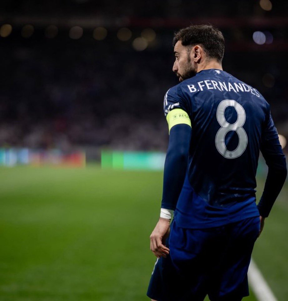 Bruno Fernandes cette saison :

17 buts 
18 passe décisives 
35 G/A

Ne banaliser pas sa saison, je crois qu’on s’en rend pas compte.