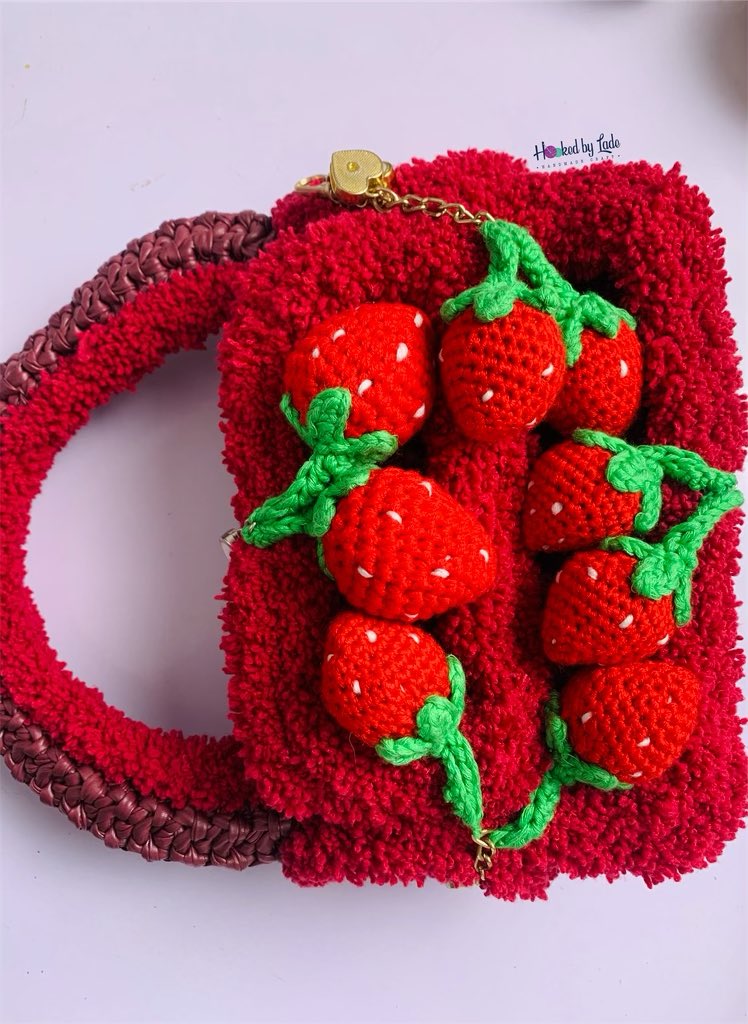 hookedbylade's tweet photo. Cherry Red 🍒🍓 https://t.co/KbdVHYEIdT