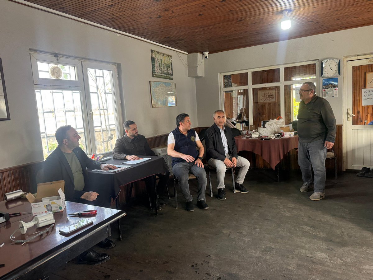 AkPartiErenler's tweet image. Küpçüler Dolmuş Durağı’nı ziyaret ederek emekçi şoför esnafımızla bir araya geldik.

Güler yüzleri ve samimi sohbetleri için teşekkür ediyor, her zaman yanlarında olduğumuzu bir kez daha vurguluyoruz.

#Küpçüler #Erenler #Sakarya #Akparti #Akgençlik