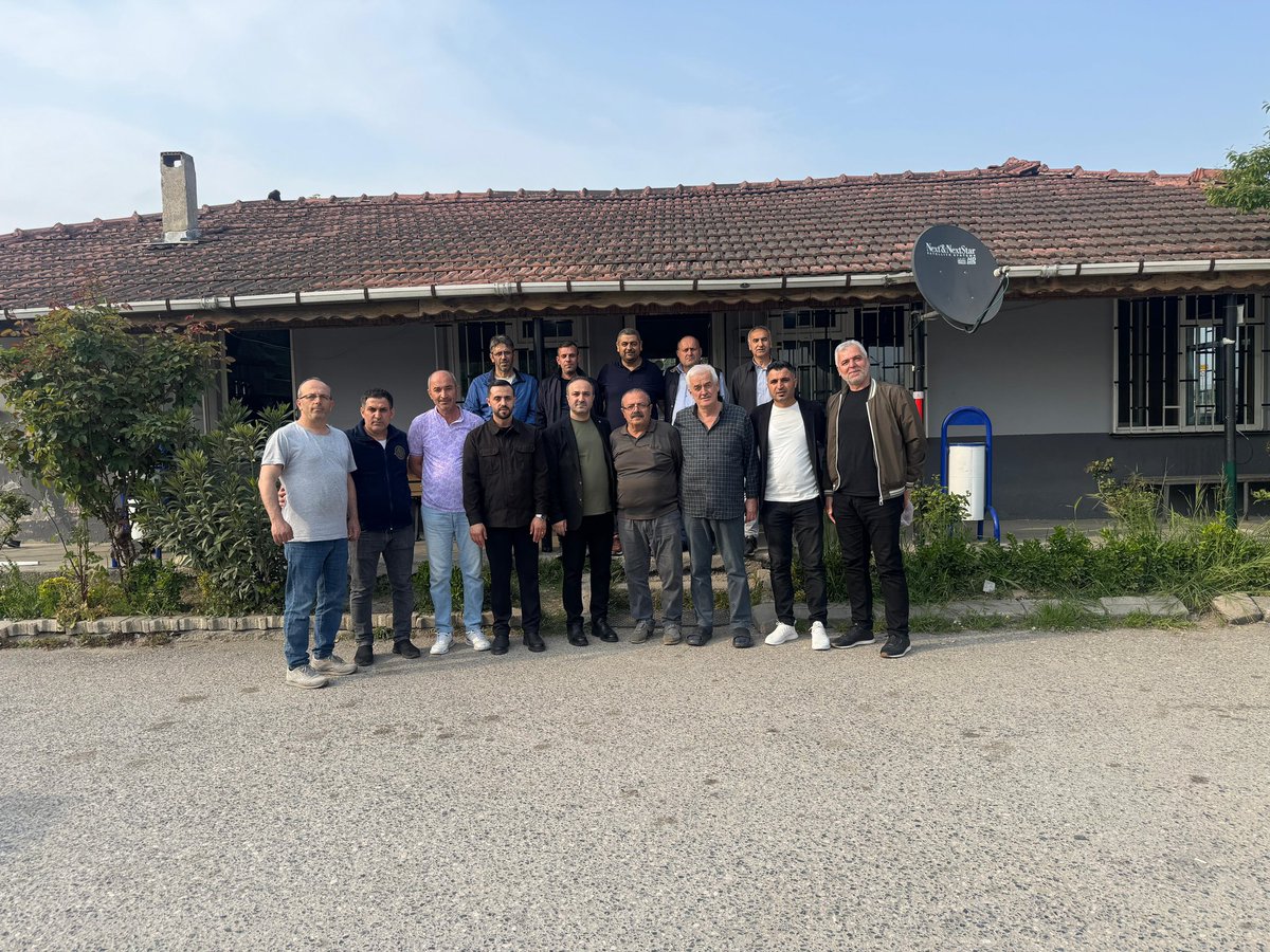 AkPartiErenler's tweet image. Küpçüler Dolmuş Durağı’nı ziyaret ederek emekçi şoför esnafımızla bir araya geldik.

Güler yüzleri ve samimi sohbetleri için teşekkür ediyor, her zaman yanlarında olduğumuzu bir kez daha vurguluyoruz.

#Küpçüler #Erenler #Sakarya #Akparti #Akgençlik