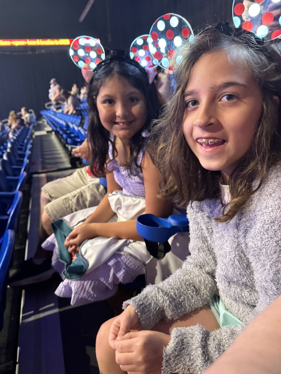 Aireka's tweet photo. #disneyonice https://t.co/1x0MpSAaPi