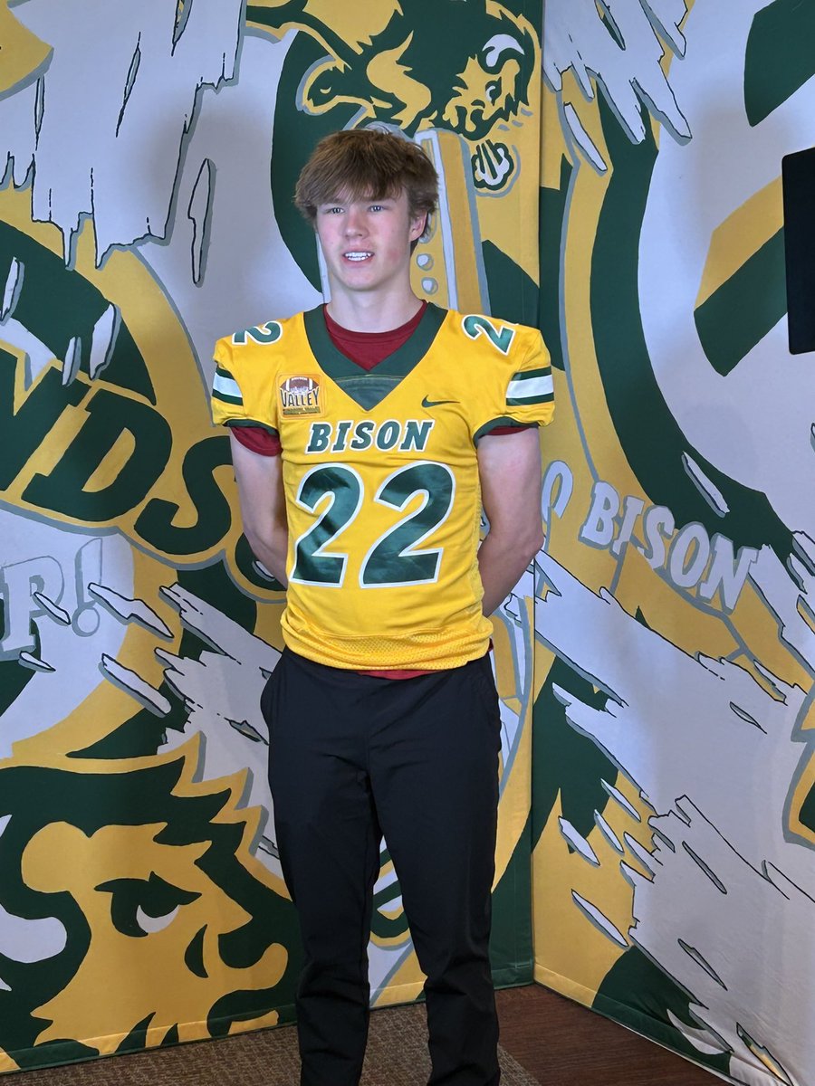 Gavin_Elmquist7's tweet image. Had an amazing time @NDSUfootball . Thank you to @CoachGrantOlson for the invite!! Had a blast watching practice and learning more about the program from @CoachDKlieman . I look forward to being back in Fargo soon!
@spurrlyman @Crimsonfootball @CoachWillJ1