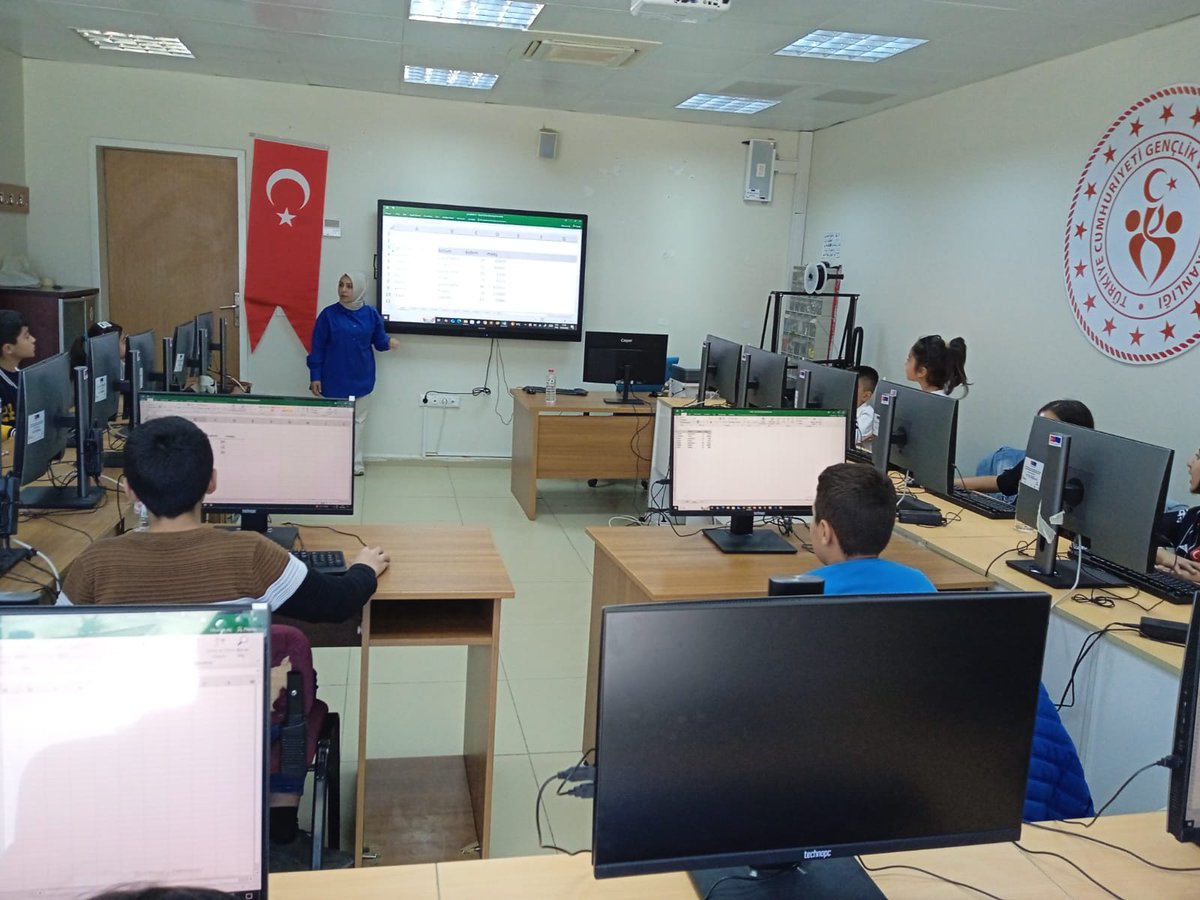 HakkariGM (@gsb_hakkarigm) on Twitter photo #inovasyonatölyesi Bilgisayar İşletmenliği kursumuzda, Excel'de hesaplamalar üzerinde pekiştirmeler yapıldı.💻
@oa_bak <a href="/gencliksporbak/">Gençlik ve Spor Bakanlığı 🇹🇷</a> #inovasyonatölyesi Bilgisayar İşletmenliği kursumuzda, Excel'de hesaplamalar üzerinde pekiştirmeler yapıldı.💻
@oa_bak <a href="/gencliksporbak/">Gençlik ve Spor Bakanlığı 🇹🇷</a>