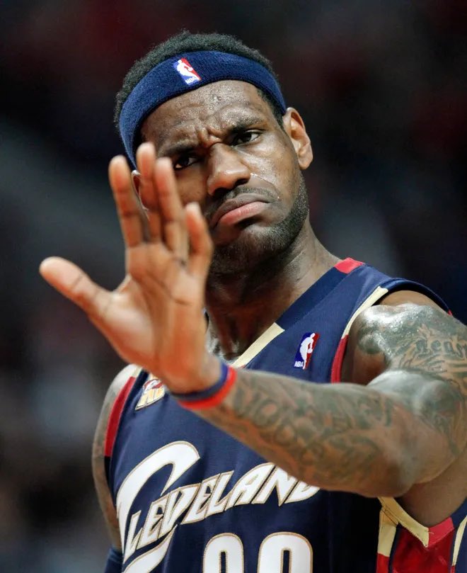 mannycg7's tweet photo. LeBron has the same amount of seasons of averaging 30+ PPG as Kobe. LeBron has MORE seasons of averaging at least 28+ PPG than Kobe. LeBron has MORE seasons of averaging 27+ PPG than Kobe. 

But they still lie to yall and say Kobe was the better scorer. 🫠 https://t.co/84vKsA1JyG