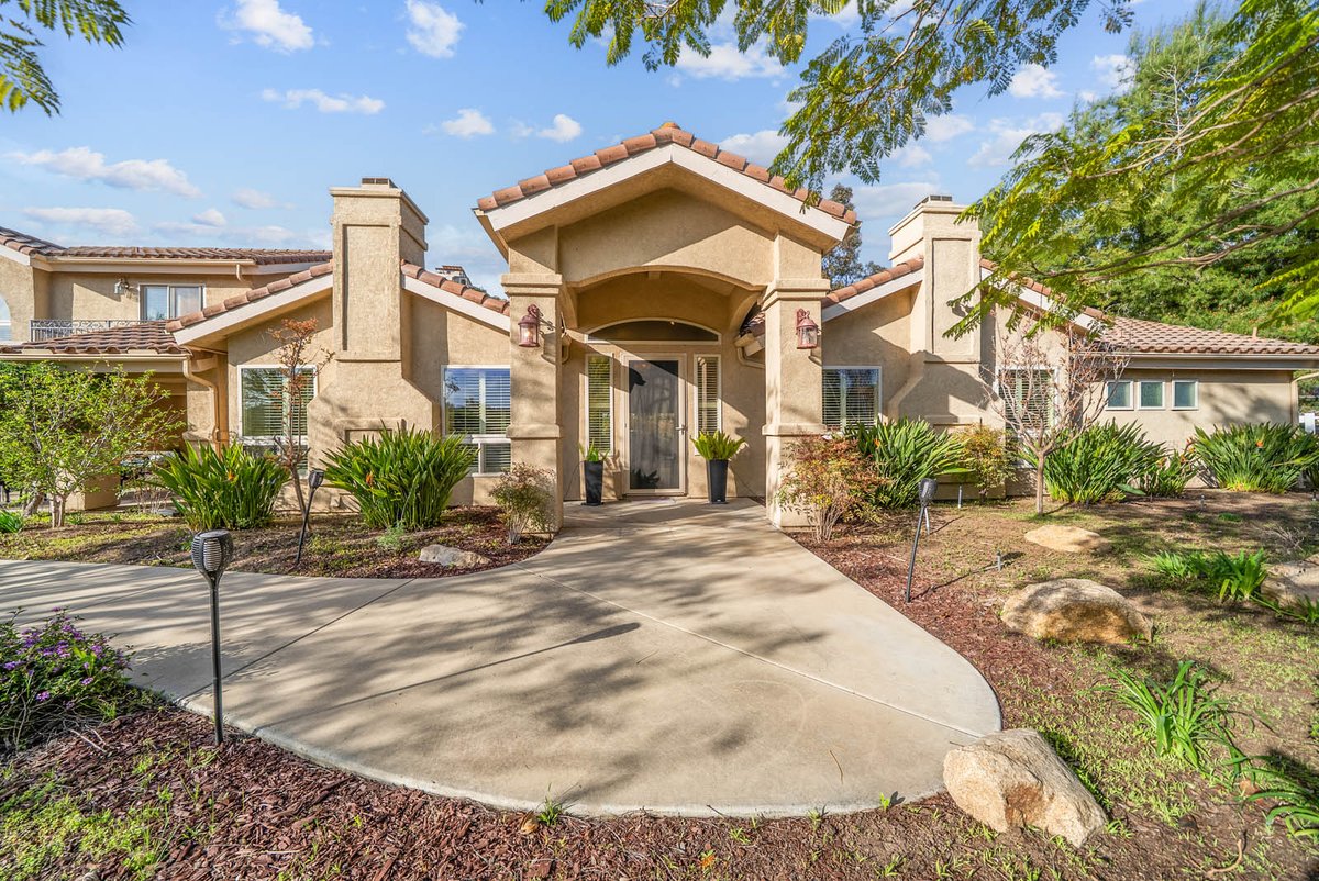 EpicRealtySoCal's tweet photo. 🚨OPEN HOUSE SATURDAY APRIL 19th, 12-4PM🚨

You’re invited to an Open House at 7102 Via Mariposa Norte, Bonsall CA 92003!

Price: $1,950,000

Tim Kirk, MGySgt USMC (Ret.), MBA
REALTOR® | TEAM LEADER
DRE#: 01941662
EPIC Realty Group, powered by lpt
C: 760.704.9252 https://t.co/VteMIbOTnR