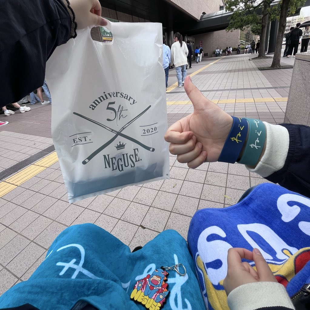 ねぐせ。楽しすぎた〜!!
会ってくれた子ありがとう♡⃛
飛び跳ねすぎてバカ暑すぎた笑
 #ねぐせ。 <a href="/neguseofficial_/">ねぐせ。</a>