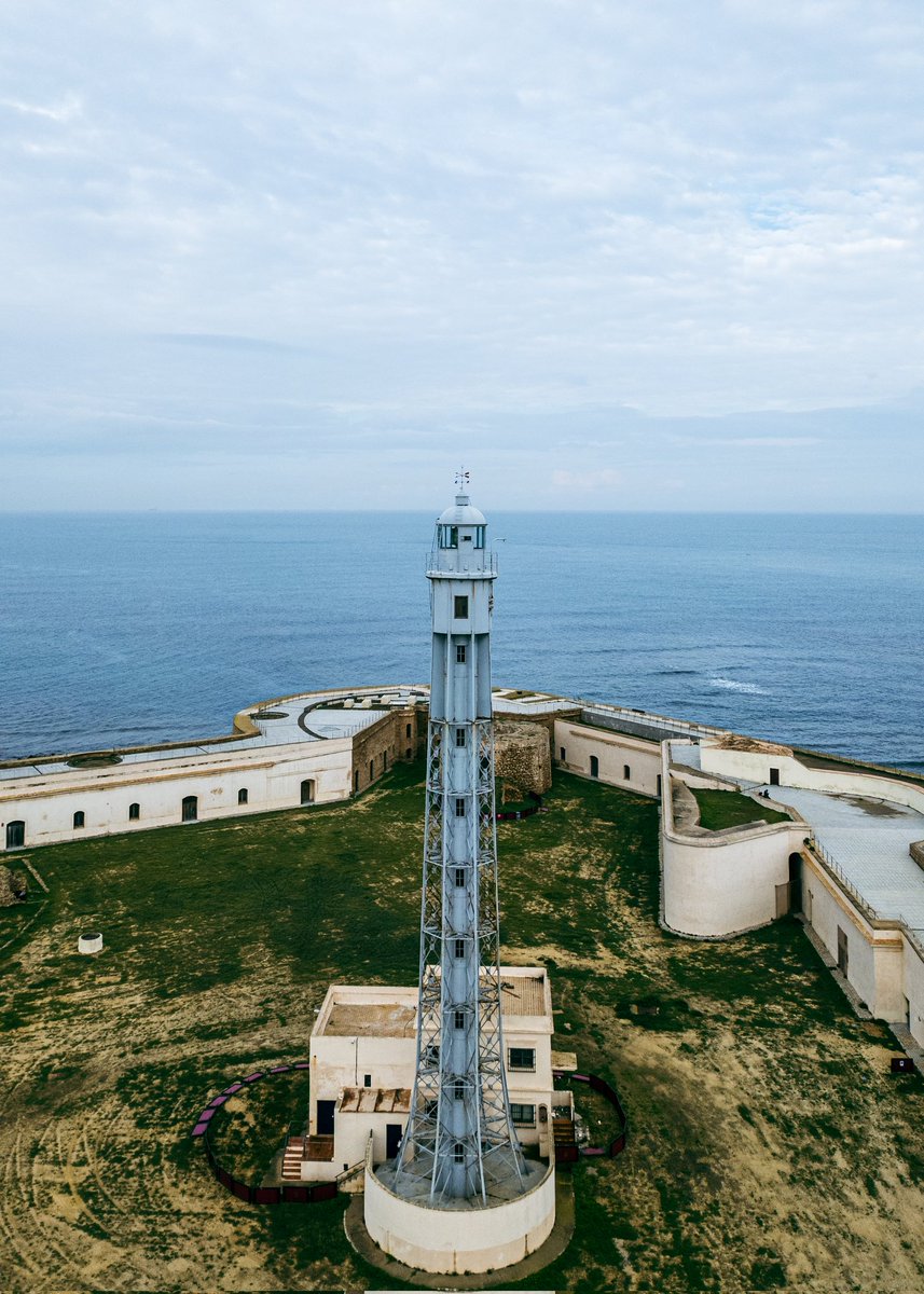 mediacitymod's tweet image. The lighthouse Faro de San Sebastián of Cadiz in Andalusia, Spain.

postcardsfromamancunian.blogspot.com/2025/04/here-c…

#Seville #Spain #Andalucía #Travel #blog #photography #travelblogger #Cadiz #Lighthouse
