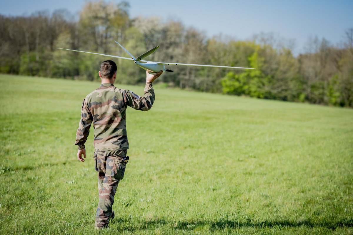Test du drone NOCTUA 200 par notre DAP. Une évaluation tactique (EVTA) qui permettra de caractériser ce système en vue d’un potentiel emploi opérationnel au profit de l’artillerie et plus particulièrement des unités déployées dans la profondeur. #DeCombat