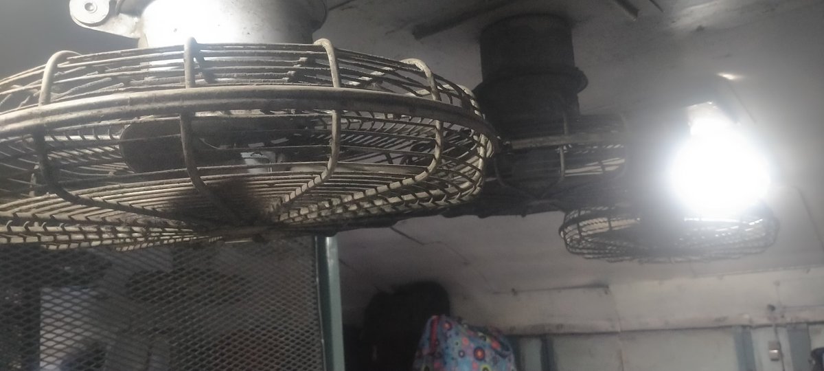sandeep37897253's tweet photo. @drmdhnecr @RailwaySeva @srdmedhn_chg Your system is amazing. My journey is about to end but I have not been able to repair even one fan yet. https://t.co/5PuFkBF4Zt