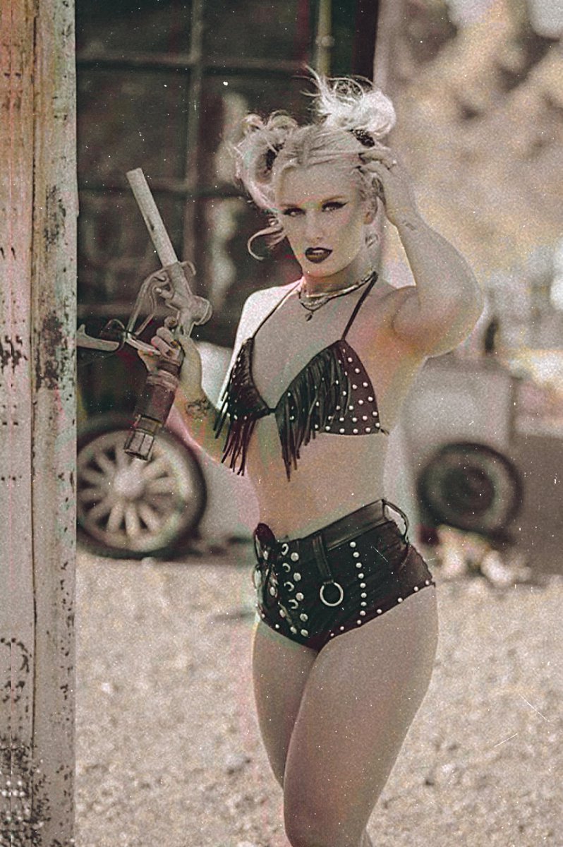 Are you here to be filled up with so much heated passion &amp; oozing lust on this Sinful Saturday? Because The Queen is ready, willing &amp; able to show you the way to the ALTAR of JERRIKA where all your wet dreams can be answered.

Follow the stars, Darlings. The Temple is waiting 💋