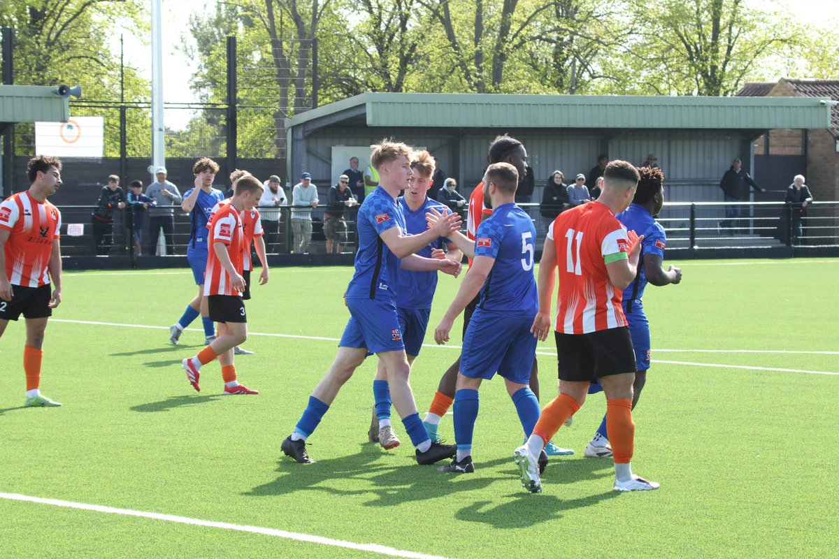 FT | Ashford Town (Middx) 1-3 Hartley Wintney

⚽️ Burchett 42’
⚽️ Camara 81’
⚽️ Lynch 90+7’

#UTR🧡
