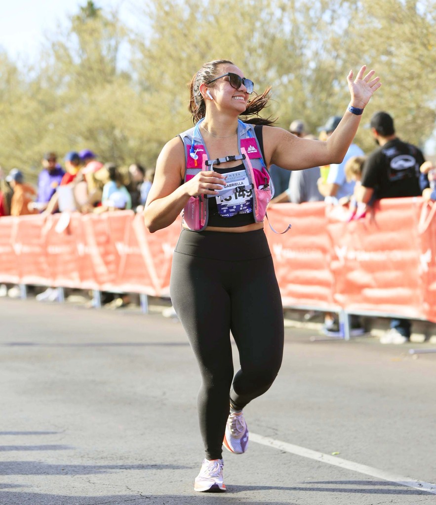 MesaMarathon's tweet photo. Don't forget to save a wave for the fans at the finish 👋 https://t.co/XUHJZaO654