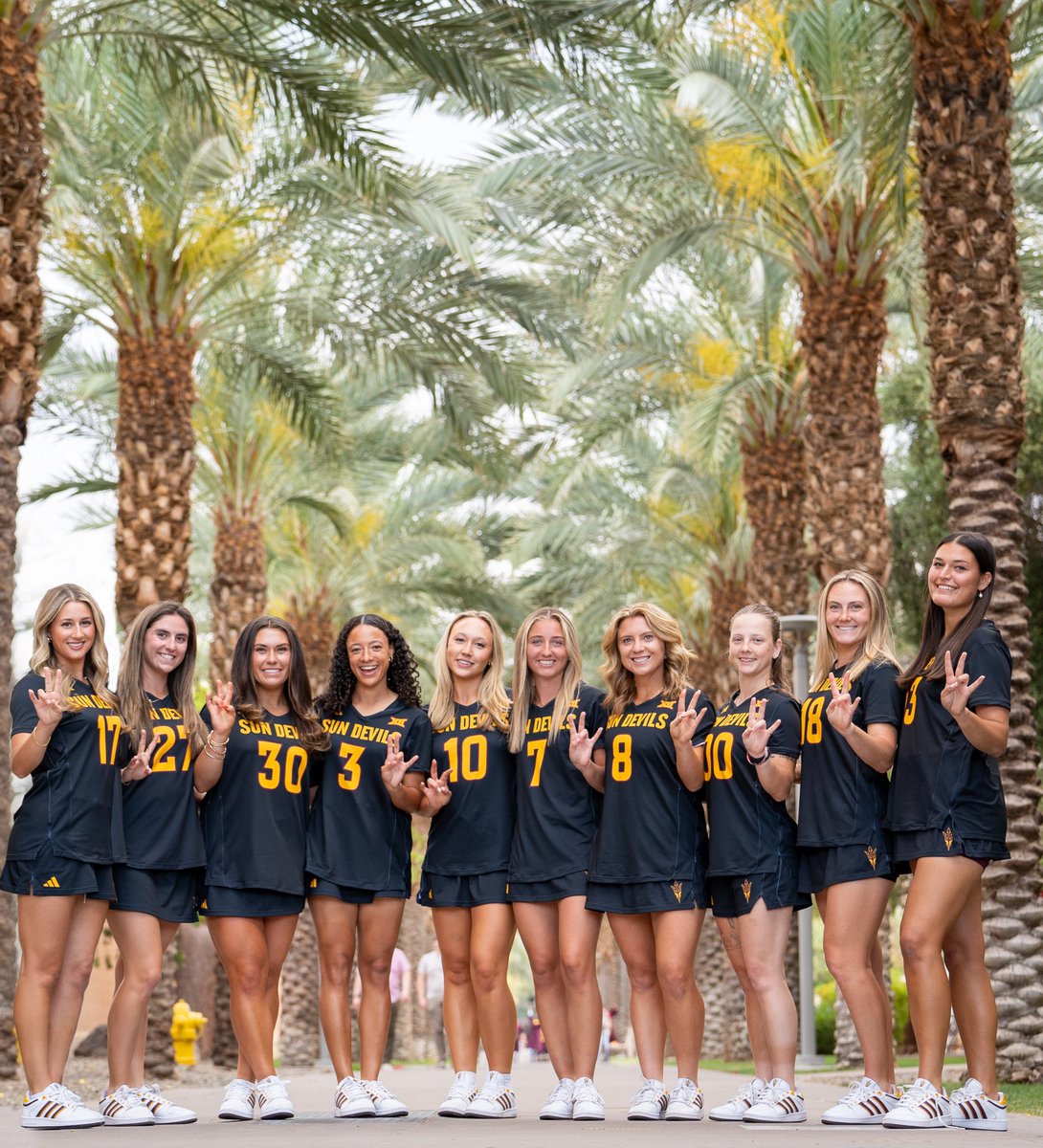 How lucky are we to be celebrating this group of seniors today 🥹❤️

#ForksUp
