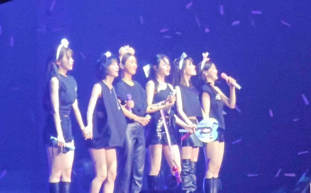 Legends였다..
찬란하고 역사적인 순간..!!
함께해서 좋았다..
행복한 하루 💖💖
내일도 이 열기가 뜨겁게 
이어질 수 있길 기도..!! 
👏👏🙏🙏