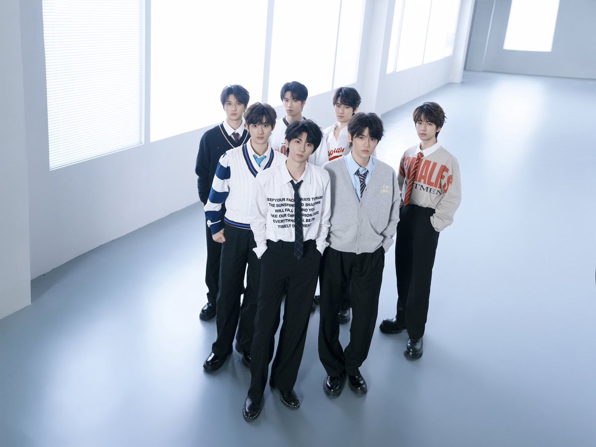 yaowenlover's tweet photo. A thread for rich kids personalities for TNT lmao I’m so invested 😭 https://t.co/U7HVmihMF1