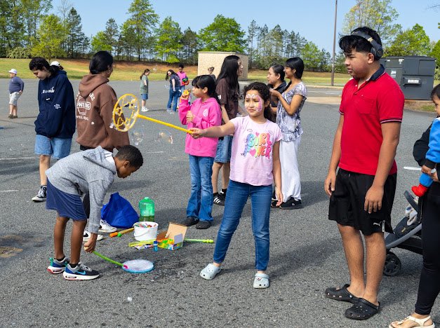 Walter Bickett Elementary School (@walterbickettes) on Twitter photo Family Field day <a href="/WalterBickettES/">Walter Bickett Elementary School</a> was a complete success!! Thank you to everyone who came out and participated. <a href="/AGHoulihan/">Andrew G. Houlihan</a> <a href="/AlfredLeon04/">Alfred Leon</a> <a href="/UCPSNC/">Union County Public Schools</a> <a href="/boatcandice/">Candice Boatright</a> Family Field day <a href="/WalterBickettES/">Walter Bickett Elementary School</a> was a complete success!! Thank you to everyone who came out and participated. <a href="/AGHoulihan/">Andrew G. Houlihan</a> <a href="/AlfredLeon04/">Alfred Leon</a> <a href="/UCPSNC/">Union County Public Schools</a> <a href="/boatcandice/">Candice Boatright</a>