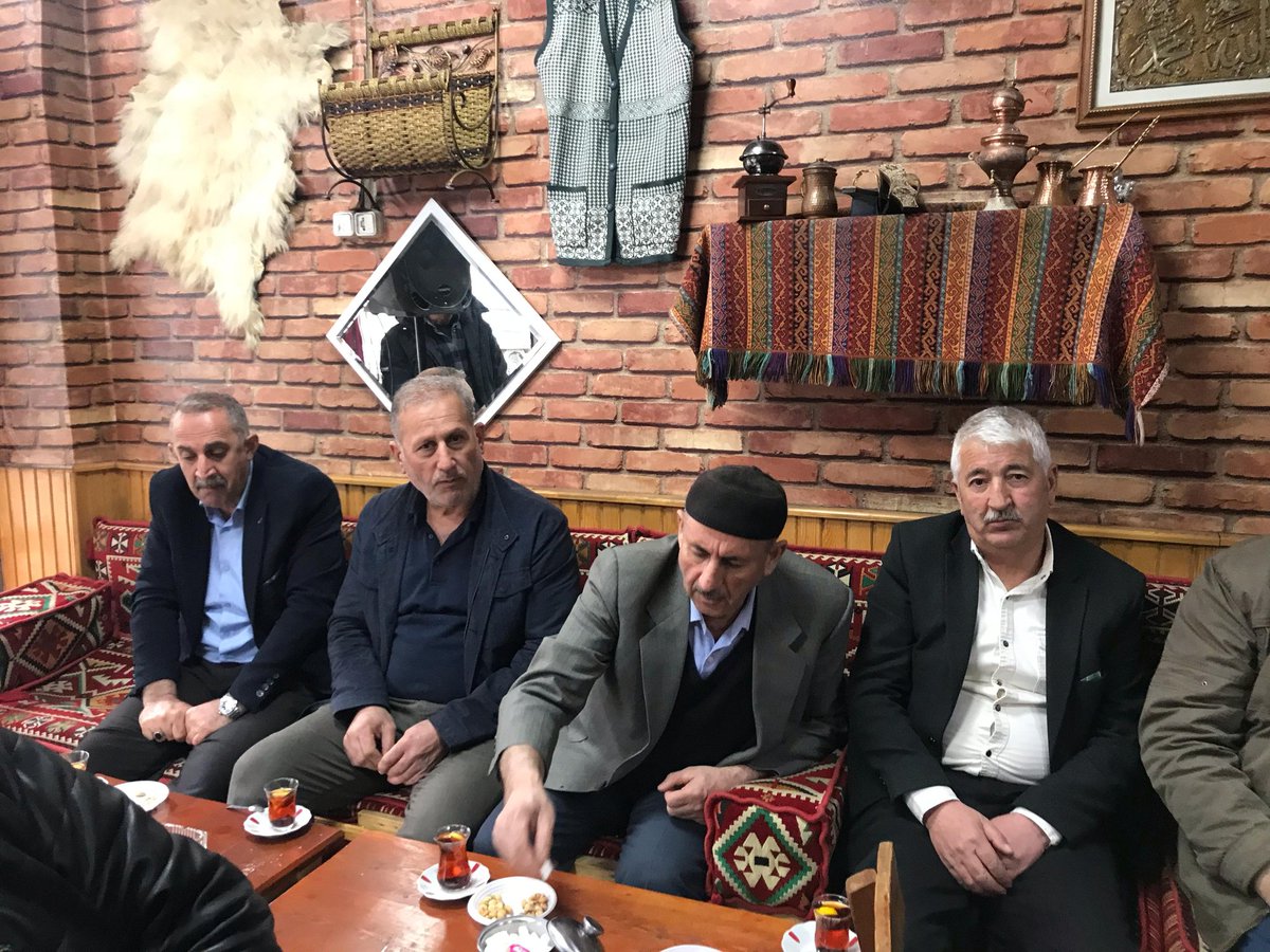 akerimpolat1's tweet photo. AK Parti Belediyeciliği; dinleyen, anlayan ve birlikte yol yürüyen bir anlayıştır. Bugün bir kez daha gördük.

#VatandaşSoruyorBaşkanCevaplıyor https://t.co/zHPHHk3Tmu