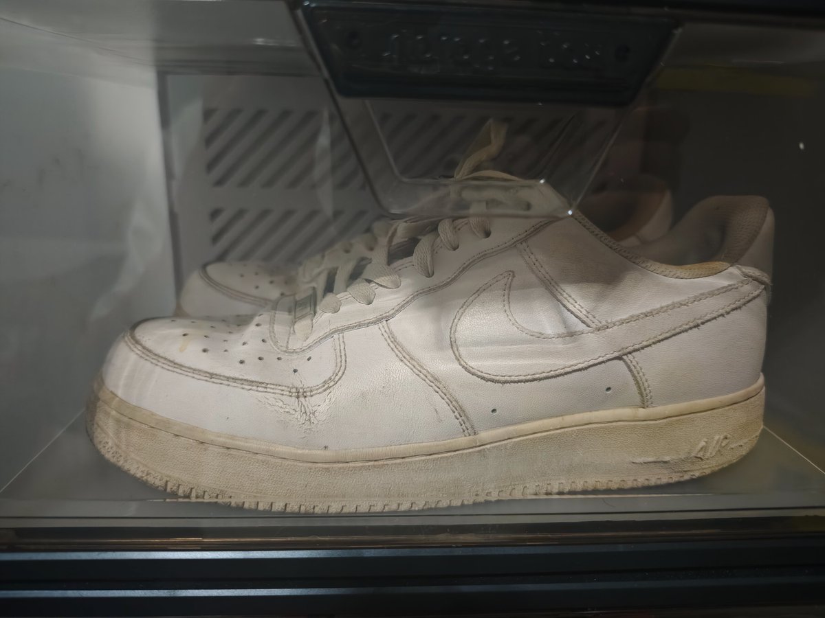 转发送这四双。4月25号抽，抽四个人一人一双随机送。到付