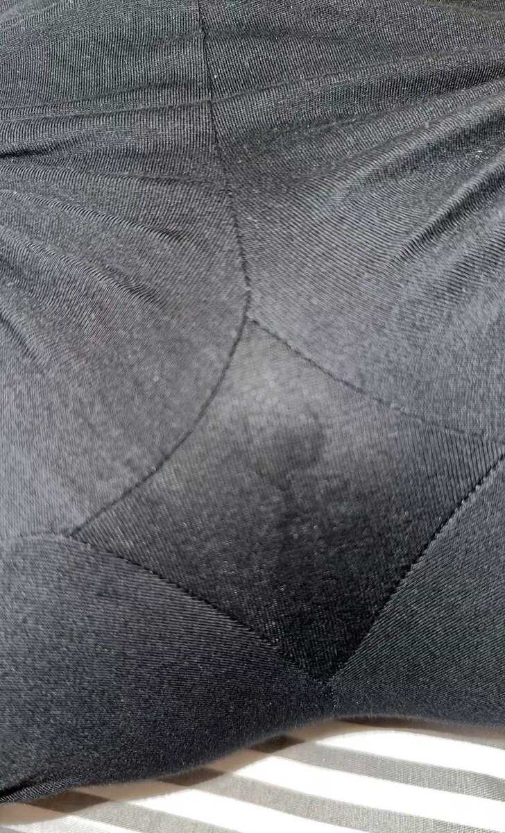 生理性喜欢真的就是一看到她就什么气都没有，小逼直接湿了，身体软成一滩……所以吵架之后一定要见面做爱，做完就都没事了
#le #lesbian #女同 #女同性恋 #wlw #les